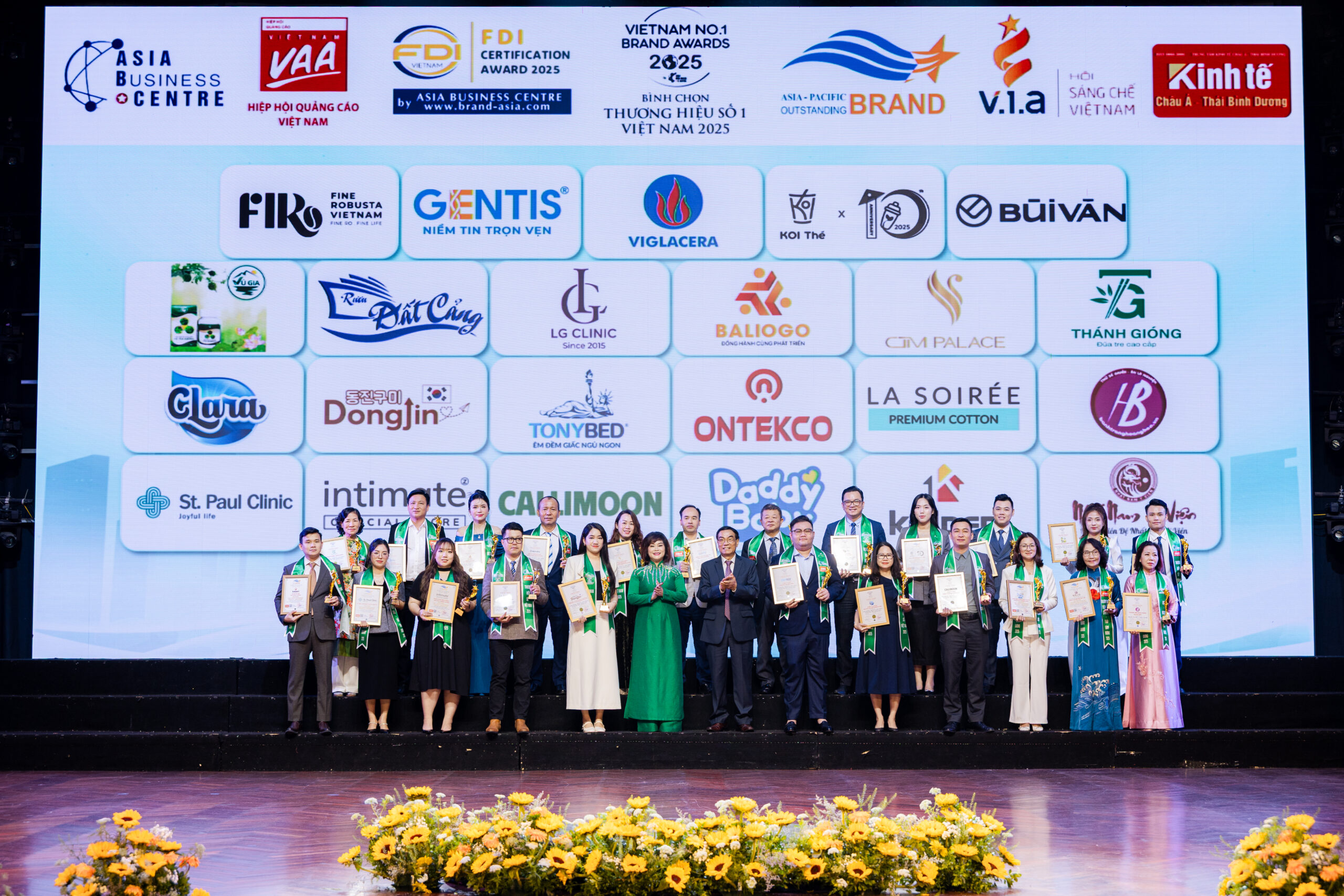 Digimax.vn:🏅Ontekco Được Vinh Danh Tại Giải Thưởng “Vì Người Tiêu Dùng 2025” 2 anh 6258 scaled